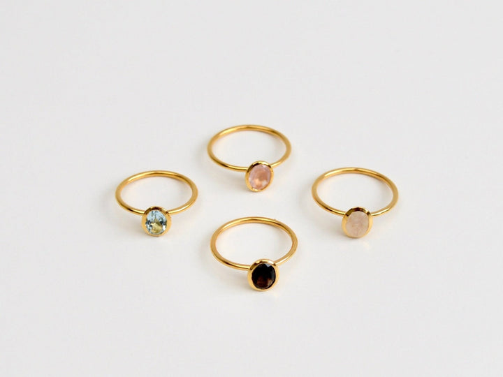 Oval Gems: Blauer Topas Ring | vergoldet, rosévergoldet, silber