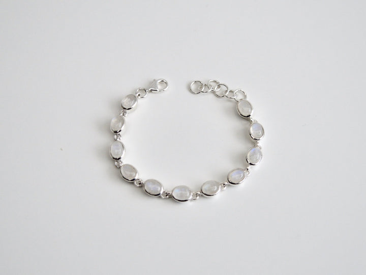 Oval Gems: Statement Armband Mondstein poliert | silber