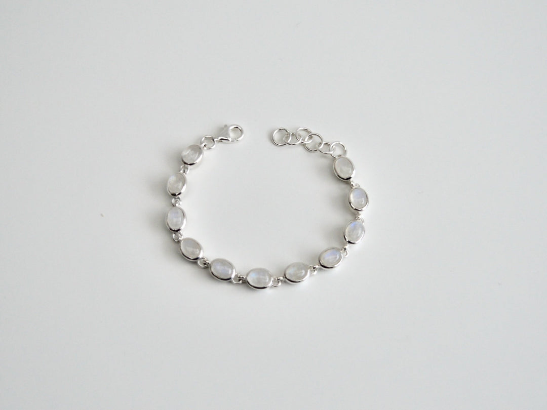 Oval Gems: Statement Armband Mondstein poliert | silber