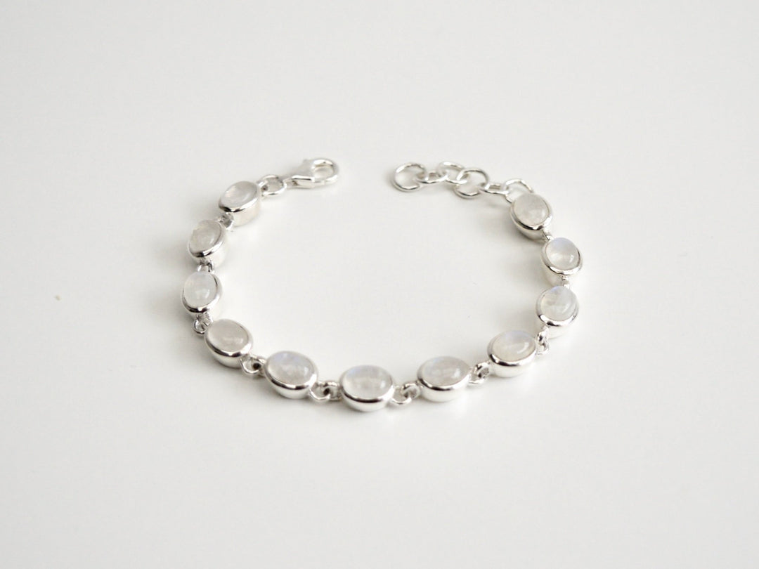 Oval Gems: Statement Armband Mondstein poliert | silber