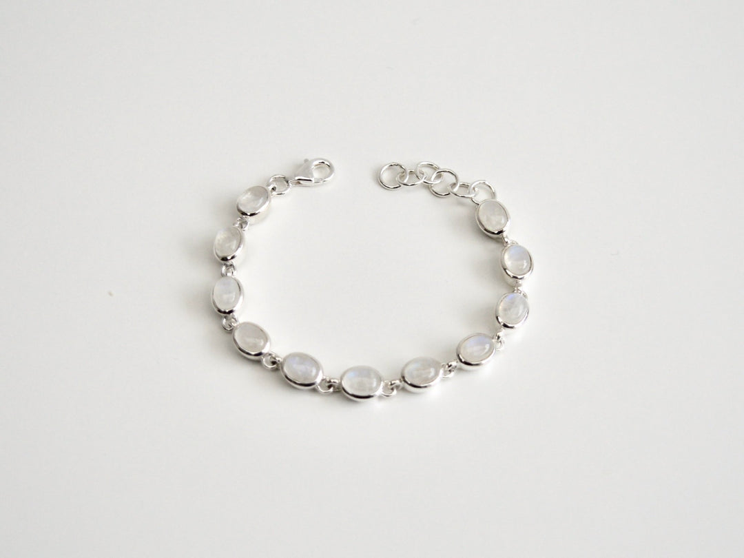 Oval Gems: Statement Armband Mondstein poliert | silber