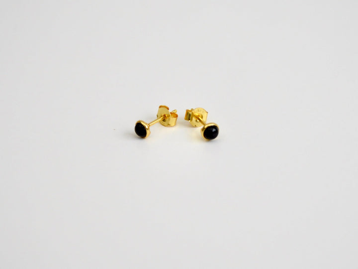 Tiny Gems: Black Onyx Ohrstecker | vergoldet, rosévergoldet, silber